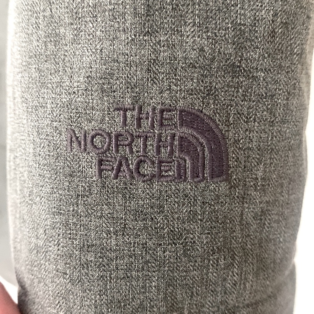 The North Face Women’s Insulated Parka - Picture 9 of 10